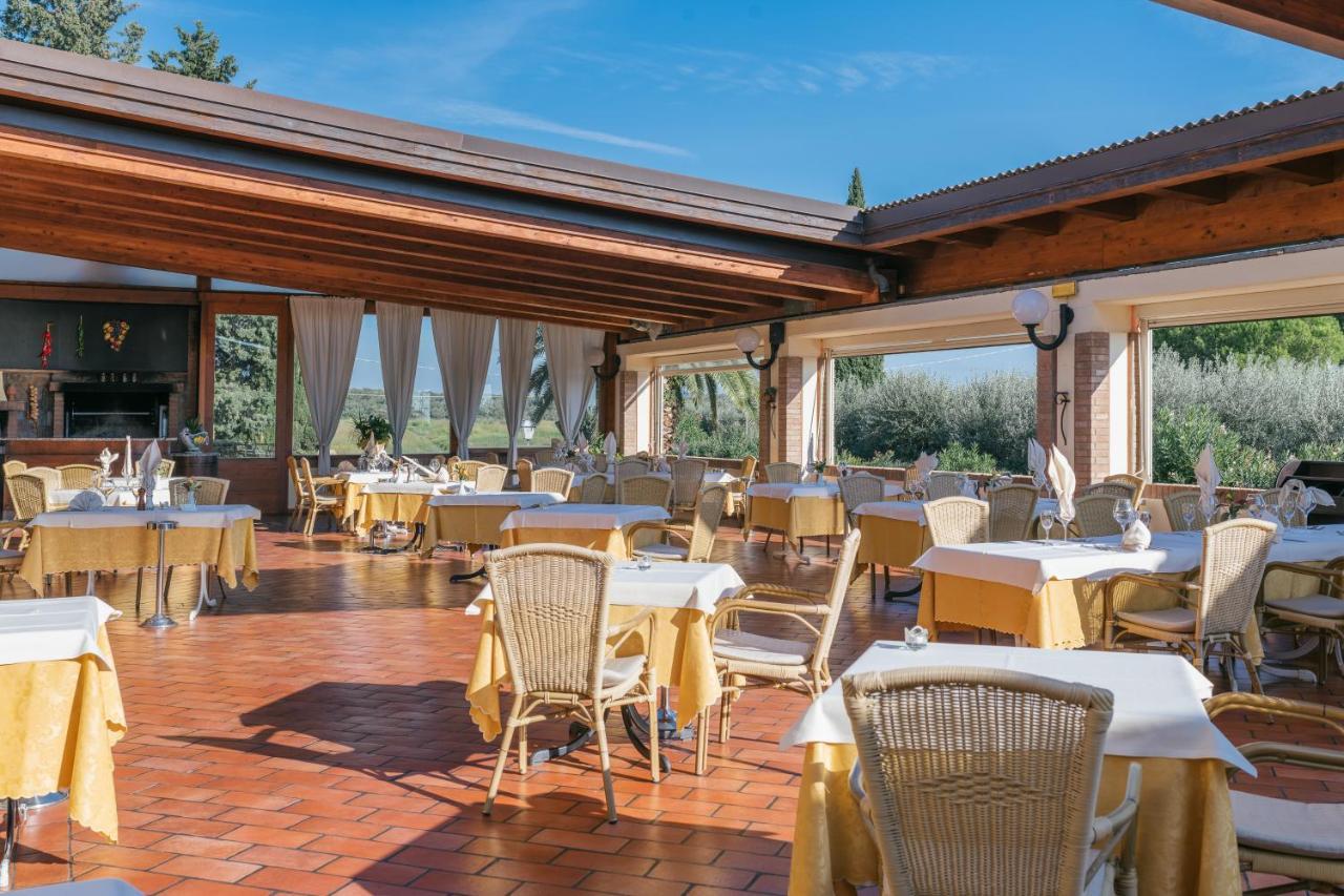 Agrihotel Elisabetta Collemezzano Extérieur photo