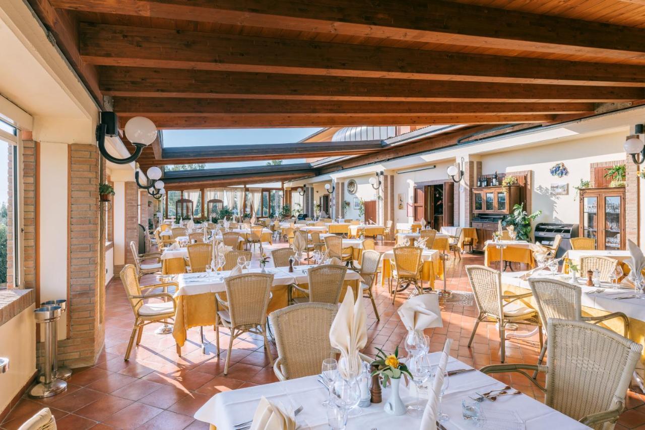 Agrihotel Elisabetta Collemezzano Extérieur photo