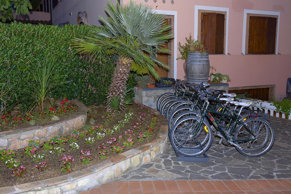 Agrihotel Elisabetta Collemezzano Extérieur photo