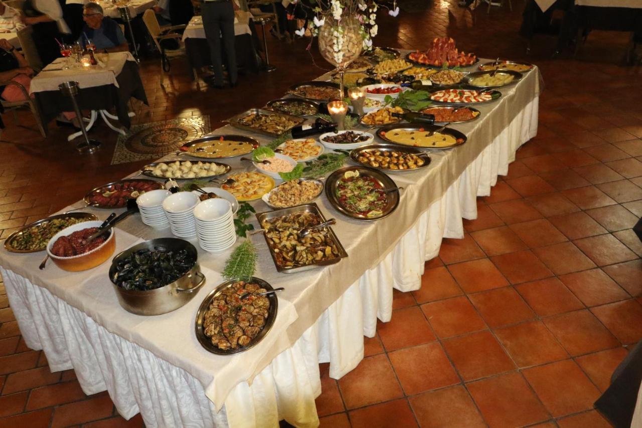Agrihotel Elisabetta Collemezzano Extérieur photo