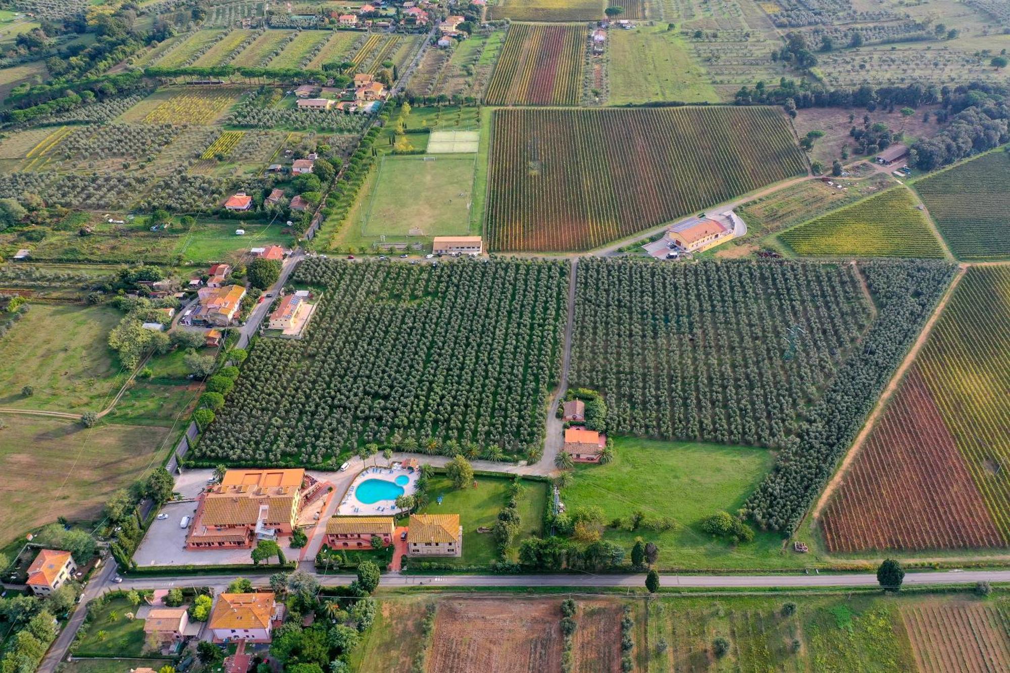Agrihotel Elisabetta Collemezzano Extérieur photo
