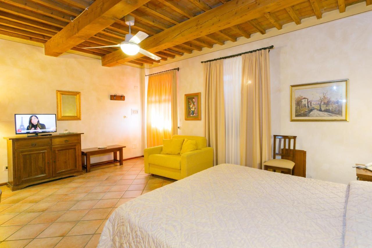 Agrihotel Elisabetta Collemezzano Extérieur photo