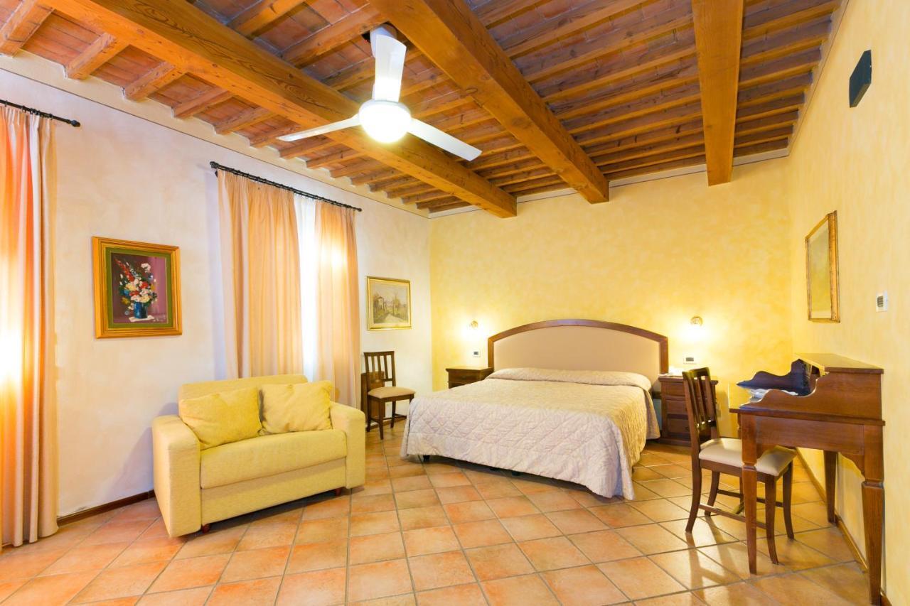 Agrihotel Elisabetta Collemezzano Extérieur photo