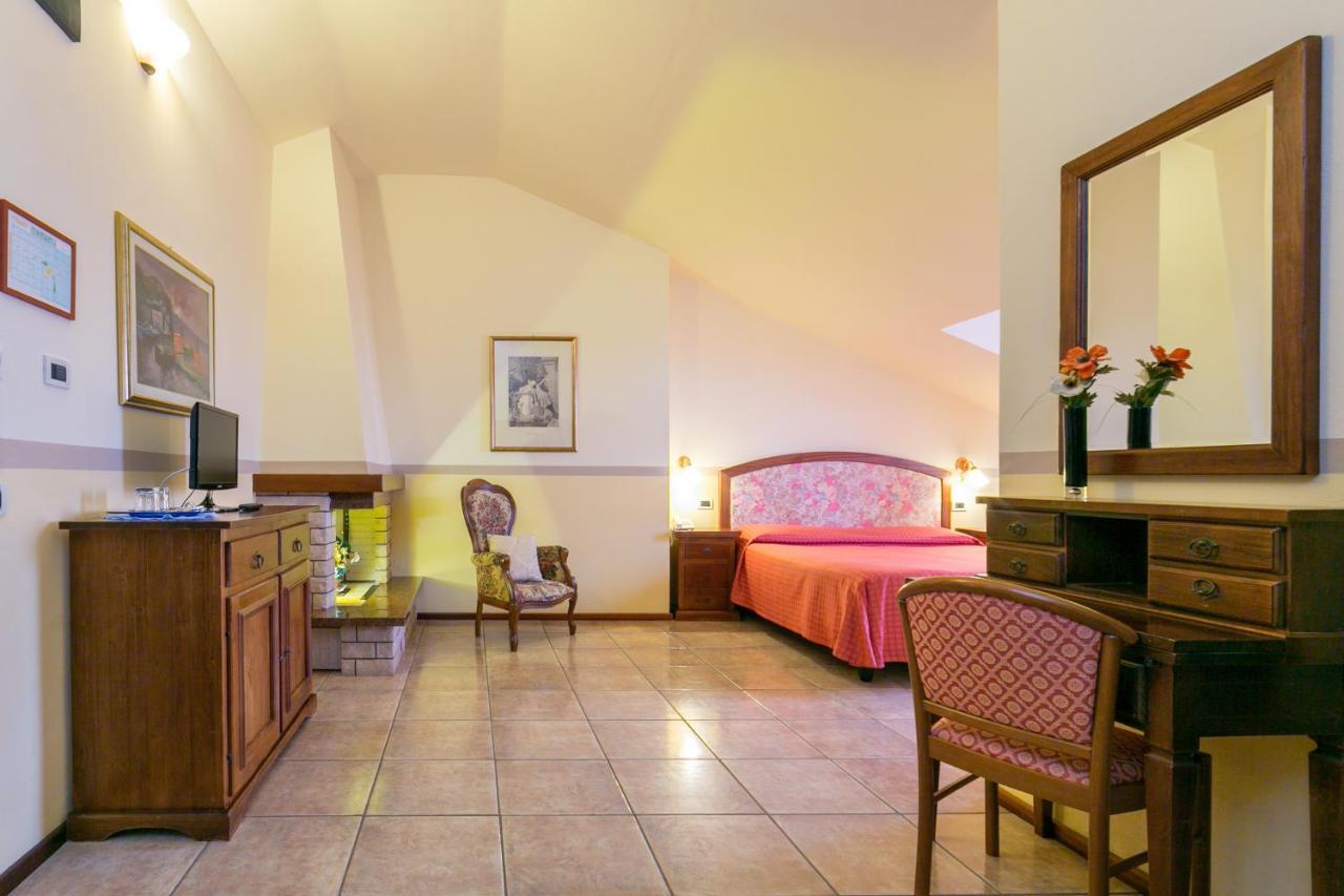 Agrihotel Elisabetta Collemezzano Extérieur photo